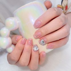 -七彩虹美甲美睫 半永久