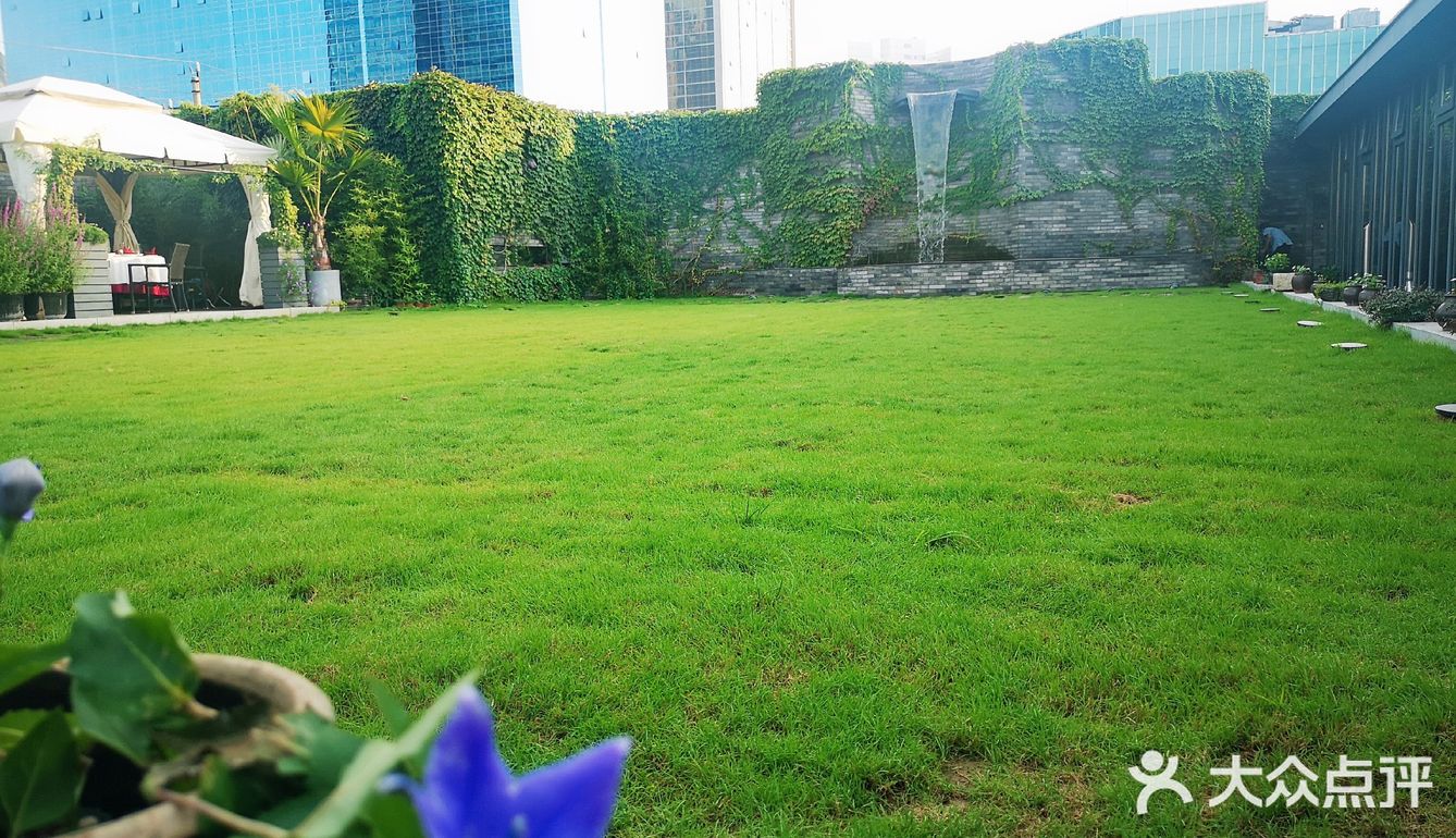 可在点评里选优惠套餐：2