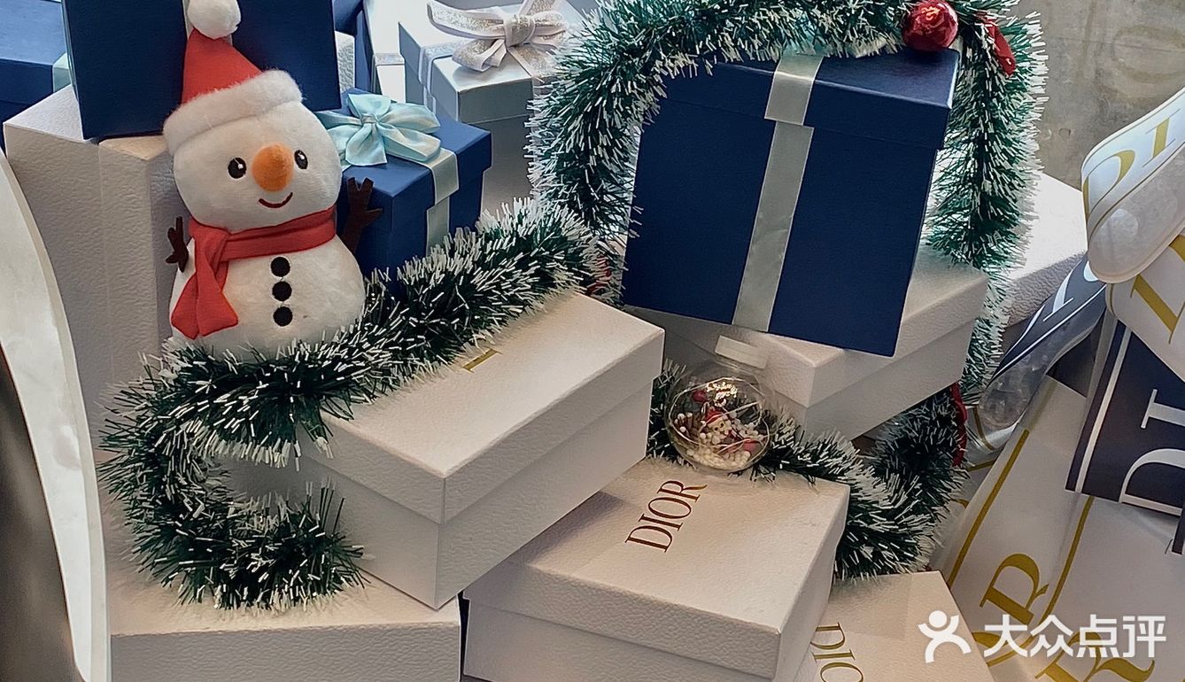 长沙首家Dior主题餐厅🍴超适合圣诞约会～