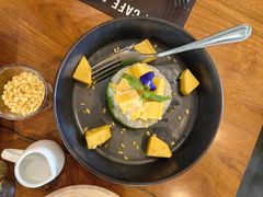 -Chom Cafe and Restaurant