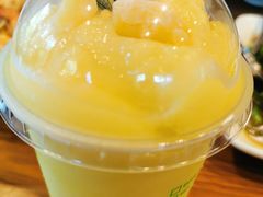 -Chom Cafe and Restaurant