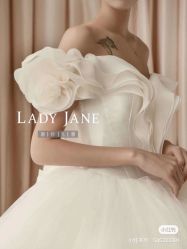 -Lady  Jane高端婚纱礼服馆