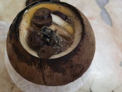 原只椰子炖竹丝鸡-信行丰炖品皇店(光孝路店)