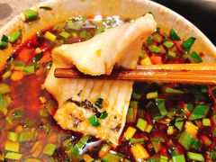 -肖肖酸萝卜鱼火锅(总店)