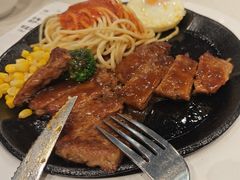 -汤姆家的牛排意面披萨(新城市广场店)