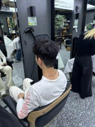 -藤野造型专业烫染接发