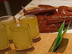 红烧乳鸽-汤城小厨(西直门凯德MALL店)