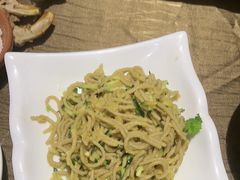 -东口码头·烧鸽子·鱼头泡饼·地方菜(金鹰悦城店)