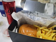 -TRIPS BURGER(大钟寺店)