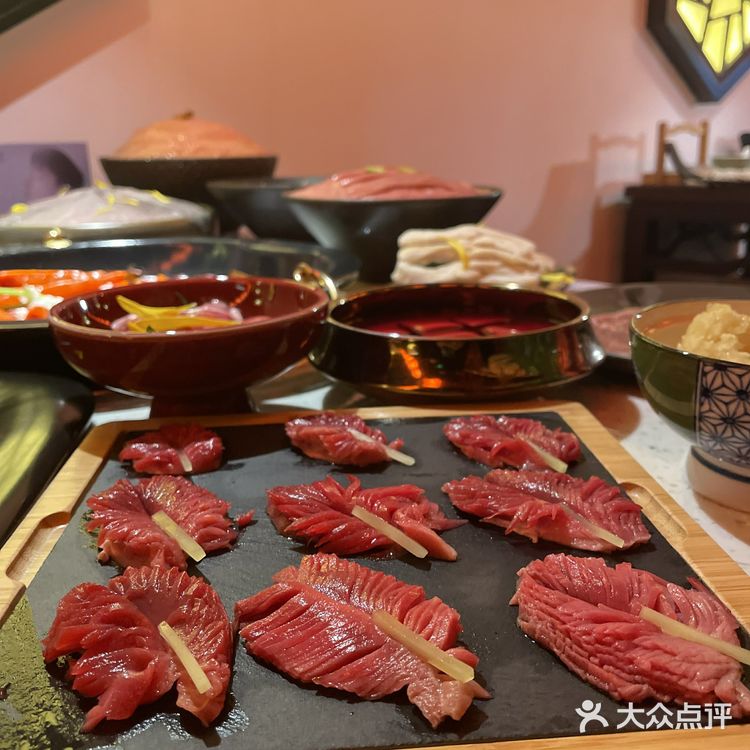 邓伦喊你吃火锅啦！[胜利]