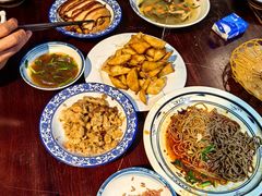 -蓝田九大碗民俗食府(蓝田店)