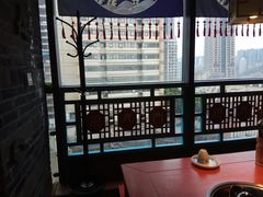 靠窗位-巴九门老火锅(来福士打望店)