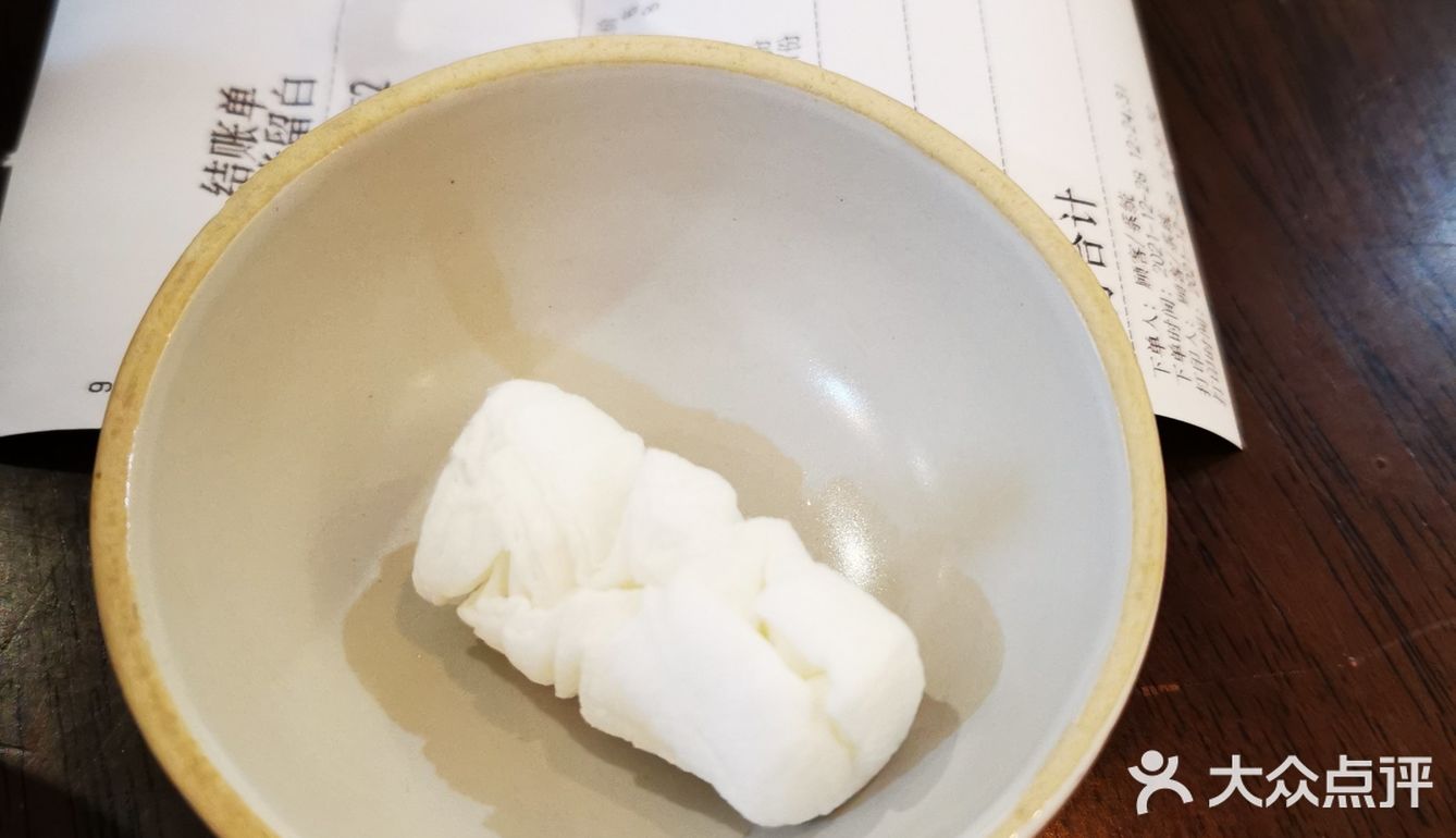 首先点评环境，非常干净整洁，周二去，人不多