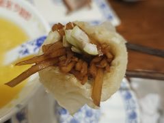 -老天桥酱肉烧饼夹肘子(天桥店)