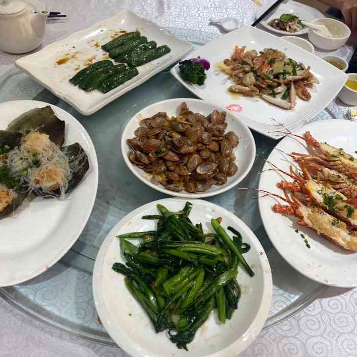 御水湾酒楼"看了上面比较多的点评,其实这家真正好吃的.