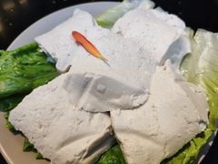 -茅草房·河畔园林火锅