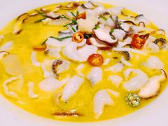 QQ酸汤鱼-蜜桃餐厅·伴山(绿宝广场店)