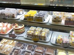 面包甜点陈列柜-新侨三宝乐面包店(崇文门店)