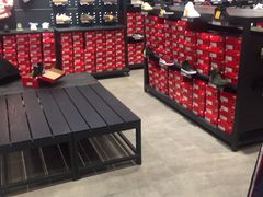 -PUMA品牌自营折扣店(武汉永旺梦乐城店)