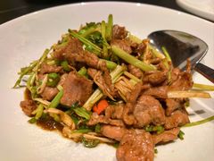 小炒牛肉-菲乐餐厅(三十年经营·湖滨路店)