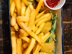 美式风味炸鸡翅配薯条-MIKAKU(万达广场上海宝山店)