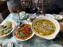 -头上红煨盐鸡·非遗院子餐厅