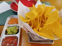 炸玉米片配牛油果-HFFOUSA TACO弗萨塔可墨西哥餐厅(颐堤港店)