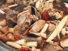 -芳村榕树头叹佬鸡煲(体育西店)