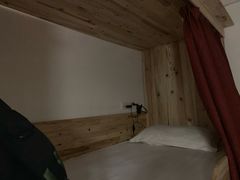-拖板鞋咖啡旅行酒店(春熙路地铁站店)
