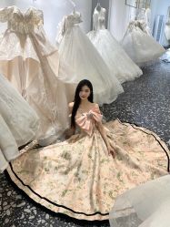 -喜爱高定婚纱摄影