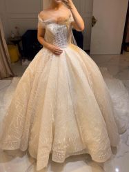 点击看大图 -GRACE KELLY婚纱与礼服(北京店)