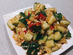 -鲜榨果汁·啤酒鱼(环岛河店)
