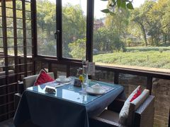 靠窗位-野蔓果·山野菜(西湖景区·龙井茶田店)