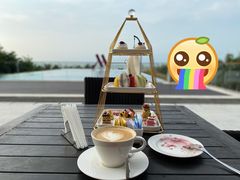 芒果蟹肉塔塔配黑鱼籽-海口万豪·大堂吧·望海吧.日落海景·下午茶·奶茶·咖啡·轻食·蛋糕·鸡尾酒·清吧