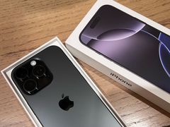 -Apple零售店(华贸购物中心店)