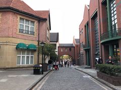 -钟书阁(松江泰晤士小镇店)