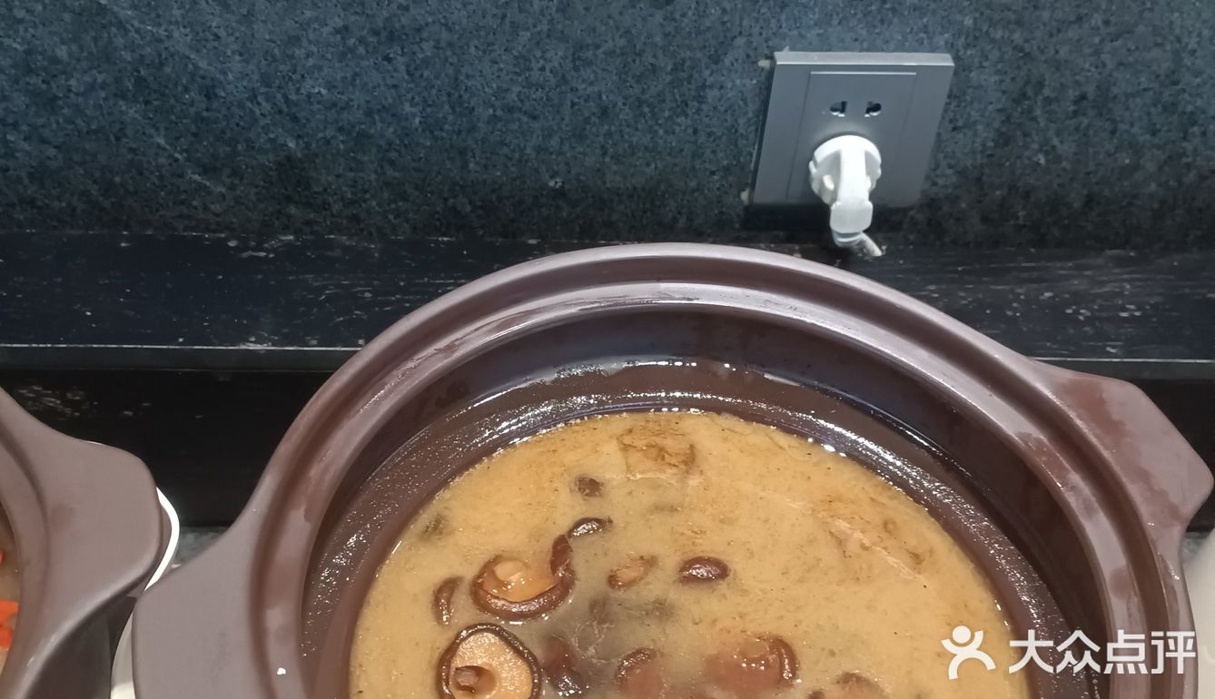 平时这个自助是没有的要单独点，今天即位一人送一个品尝