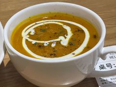 南瓜汤-HELLO 27 意面·沙拉·帕尼尼