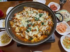 -亲昵春川鸡排(韩国美食街店)