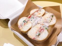 吞拿鱼贝果三明治-Oasis coffee燕谷咖啡(公信店)