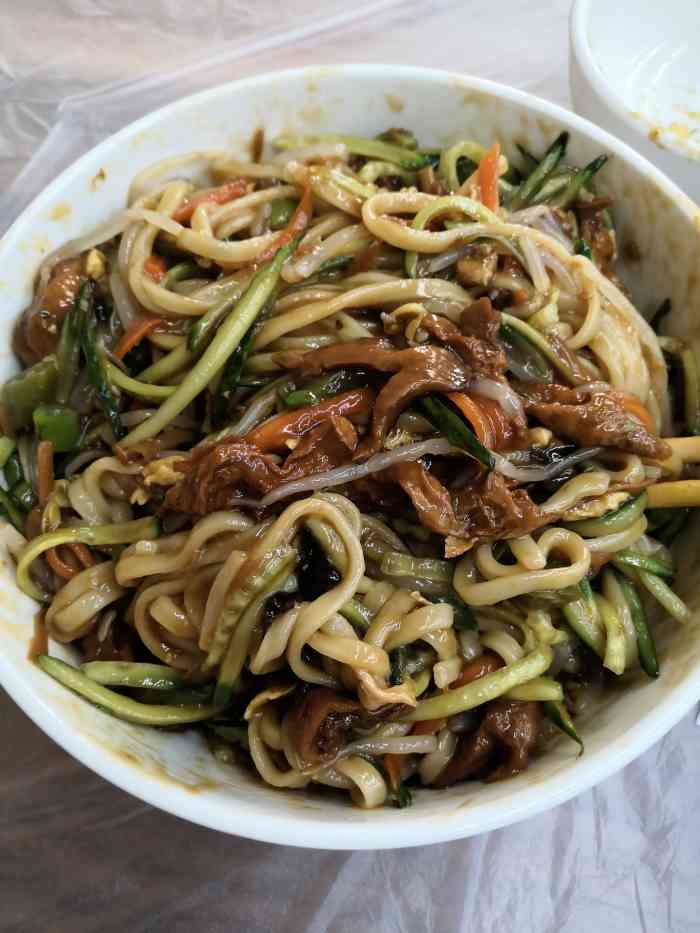 老天津卫炸酱面(津塘路店)-"外卖的生意很火爆,订单提示音不停,中午作