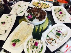 -何鲜菇火锅(大营盘店)