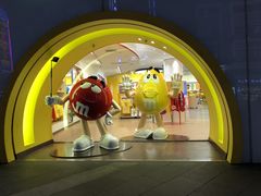 -m豆巧克力世界(上海世茂广场店)