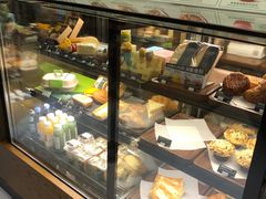 面包甜点陈列柜-星巴克(广州东圃天银店)