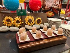 榴莲奶油卷-咖啡苑自助餐厅·中国大饭店
