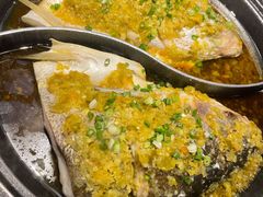 -阿瓦山寨·湘菜现炒·剁椒鱼头王(咸阳总店)