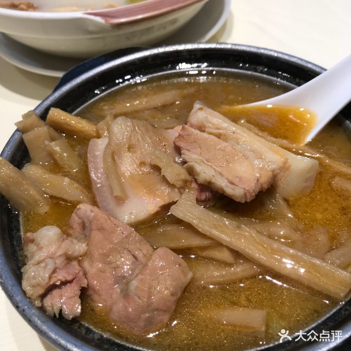 南海渔村(珠江新城店)猪蹄肉煲萝卜干图片