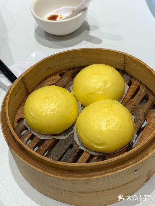 稻香酒家·34年老字号·港式粤菜(汉街店)香滑流沙包图片