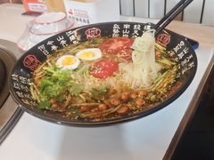 -人民公社铁锅炖·东北菜(卫国道店)