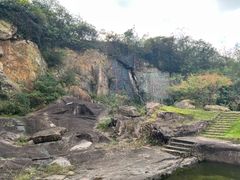 -伍山海滨石窟